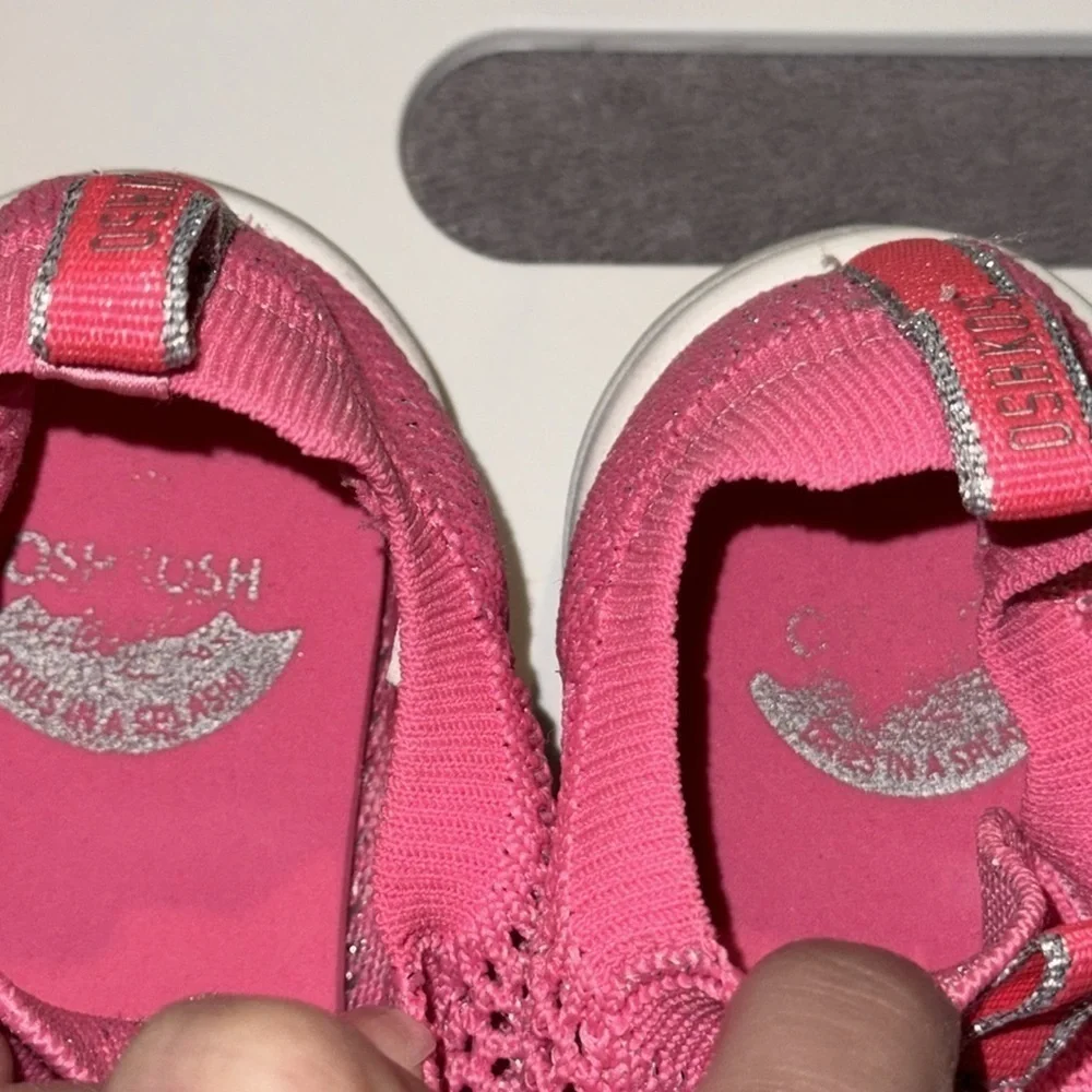 Oshkosh Bjosh Pink Slip-Ons toddler size 8M‎